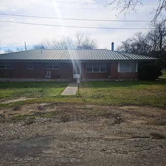 506 Mary St, Clifton, TX 76634
