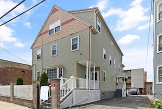 8 Elmhurst St, Dorchester Center, MA 02124