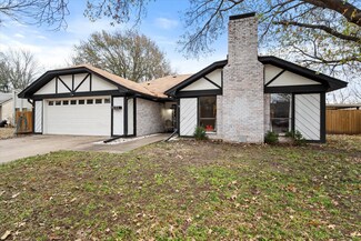 3221 Oakridge Dr, Corsicana, TX 75110