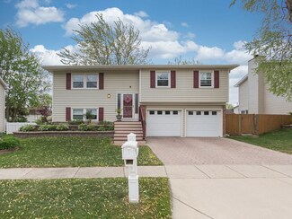 1415 W Stone Harbor Dr, Hoffman Estates, IL 60192