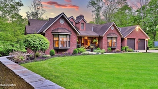 5 Victoria Ln, Lanesboro, MA 01237