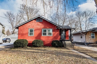3021 49th St, Des Moines, IA 50310