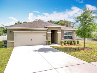 2636 Grand Central Ave, Tavares, FL 32778