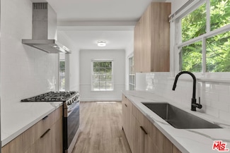 308 S Reeves Dr Unit 308B, Beverly Hills, CA 90212