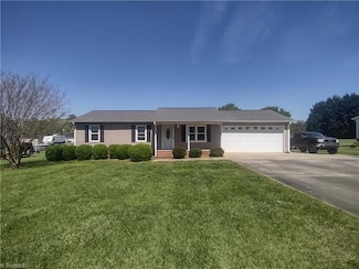 42 Kirk St, Thomasville, NC 27360