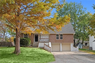 812 NE 3rd St, Blue Springs, MO 64014