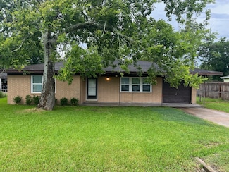 7412 Mcarthur St, Hitchcock, TX 77563