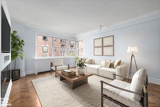 710 Park Ave Unit 6E, New York, NY 10021