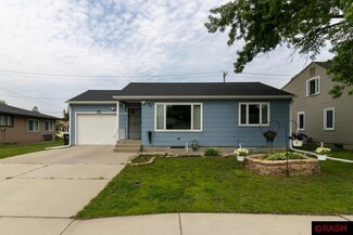 1136 1136 Highland Ave, Mankato, MN 56001