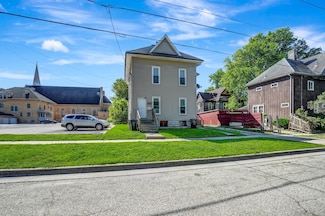 310 E 2nd St, Waterloo, IA 50703
