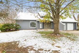 4219 Cobblestone Ct, Gurnee, IL 60031