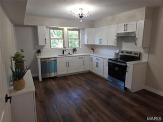 9915 North Rd, Fairview Heights, IL 62208