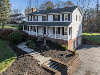 3 Grace Dr, Annandale, NJ 08801