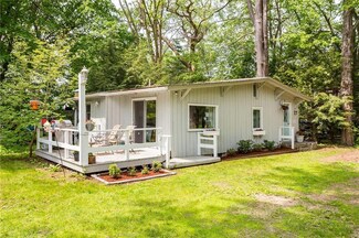 6 Fourth St, Eliot, ME 03903