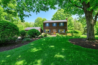 113 Toddy Hill Rd, Sandy Hook, CT 06482