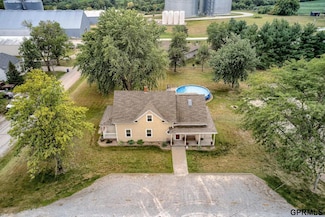 204 S 2nd St, Elmwood, NE 68349