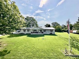 14490 Hilltop Rd, Saint Robert, MO 65584