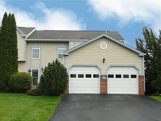 1220 Valleyview Dr, Lawrence, PA 15055