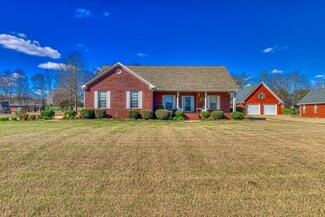 64 Bridgewood Dr, Killen, AL 35645