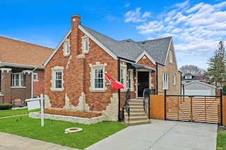 1833 Cuyler Ave, Berwyn, IL 60402