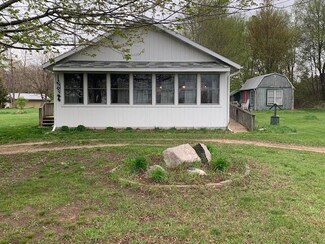 3926 E Shore Dr, Stanton, MI 48888