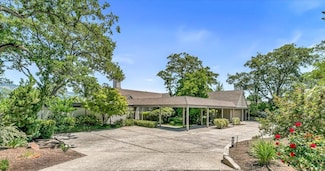 180 Greenway Cir, Medford, OR 97504
