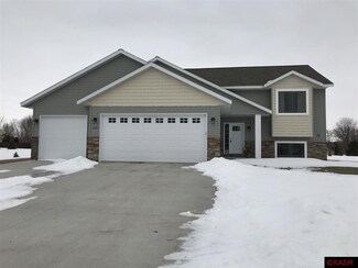 628 628 Turner Dr, Henderson, MN 56044