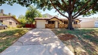 1104 Belle St, Bedford, TX 76022