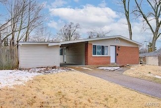 675 Pimlico Dr, Florissant, MO 63033