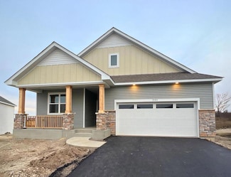 7590 Swan St, Lino Lakes, MN 55038
