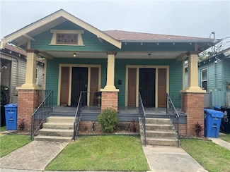 8417 Apple St, New Orleans, LA 70118