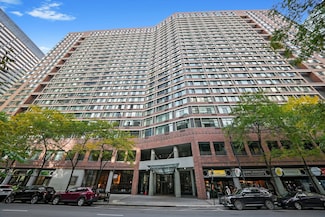 211 E Ohio St Unit 2707, Chicago, IL 60611
