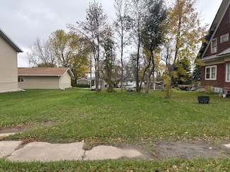 428 2nd Ave N, New Rockford, ND 58356