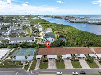 10122 Regal Dr, Largo, FL 33774