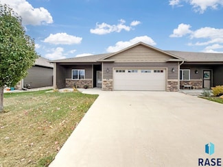 719 E 73rd St, Sioux Falls, SD 57108