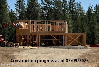 7832 N Autry Ln, Athol, ID 83801