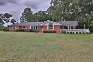 1222 E Main St, Ariton, AL 36311