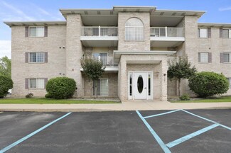 1981 W 75th Place Unit 21, Merrillville, IN 46410