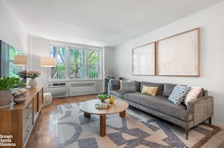 54 Orange St Unit 1F, Brooklyn, NY 11201