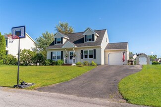 876 Hickory Dr, Castleton On Hudson, NY 12033