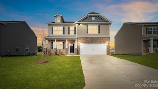 160 Lance Forest Rd, Fletcher, NC 28732