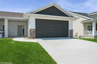 6431 Rookwood Ln, Marion, IA 52302