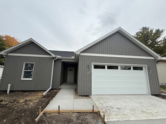 404 E Sherman St, Saint Joseph, IL 61873