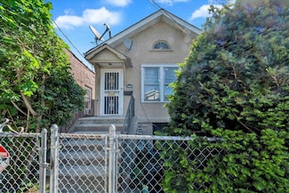 3038 Tiemann Ave, Bronx, NY 10469