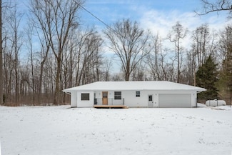 69302 42nd Ave, Covert, MI 49043