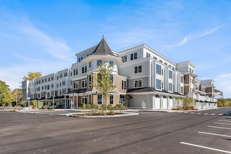 22 Everett St Unit 429, Westwood, MA 02090