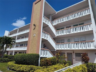 1069 Lyndhurst N, Deerfield Beach, FL 33442