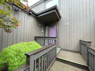22 Haverhill Ct, Ann Arbor, MI 48105