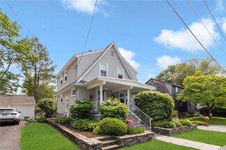 15 Coombs St, Rumford, RI 02916