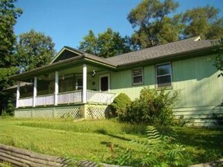 326 Plum St, Elgin, IL 60120